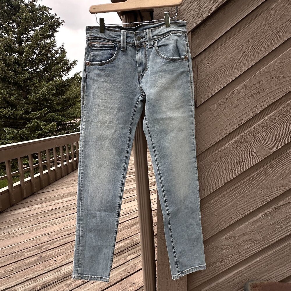 EUC Levi's Straight Leg Mid-Rise Jeans with Leather Detail